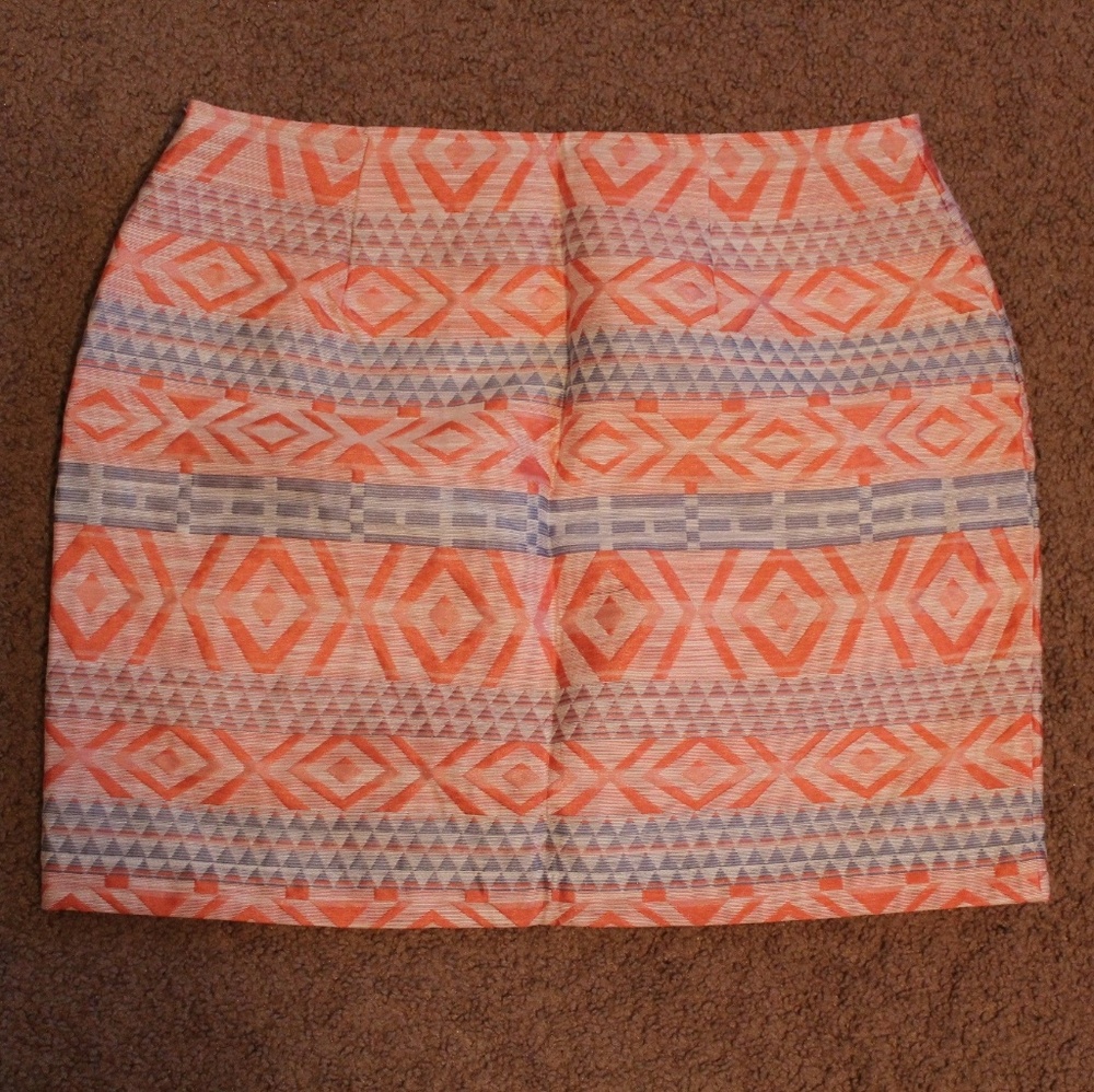 Pattern Skirt - Picture 2 of 3